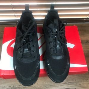 Nike • Air Max DIA